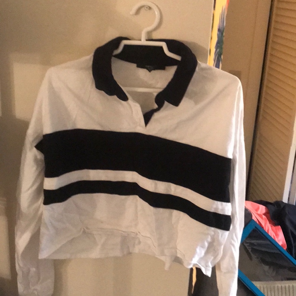 Long sleeved cropped top